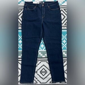 Seven7 Size 16 High Rise Skinny Jeans.